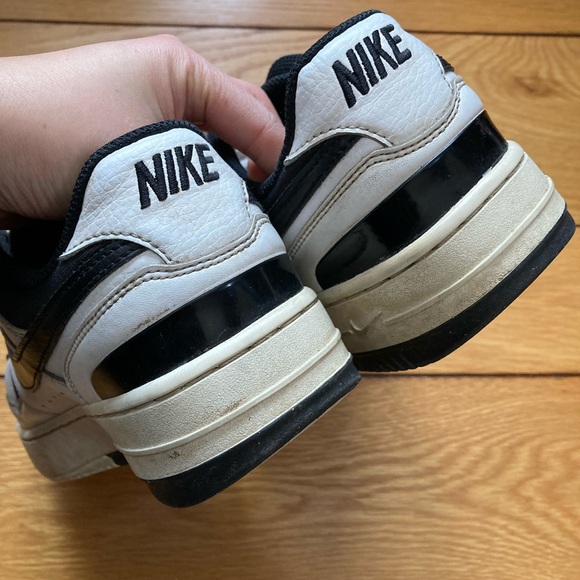 Nike Women’s Size 9 Gamma Force White and Black Sneakers - Picture 5 of 8